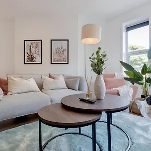  Apartment Ultra Luxe 2 Bedroom Near Beach, Centre & Peasholm Park United Kingdom