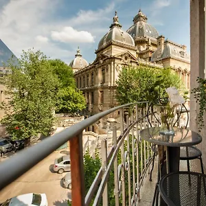  Apartment Centrally Located 2br With Balcony & Unique Design Romania